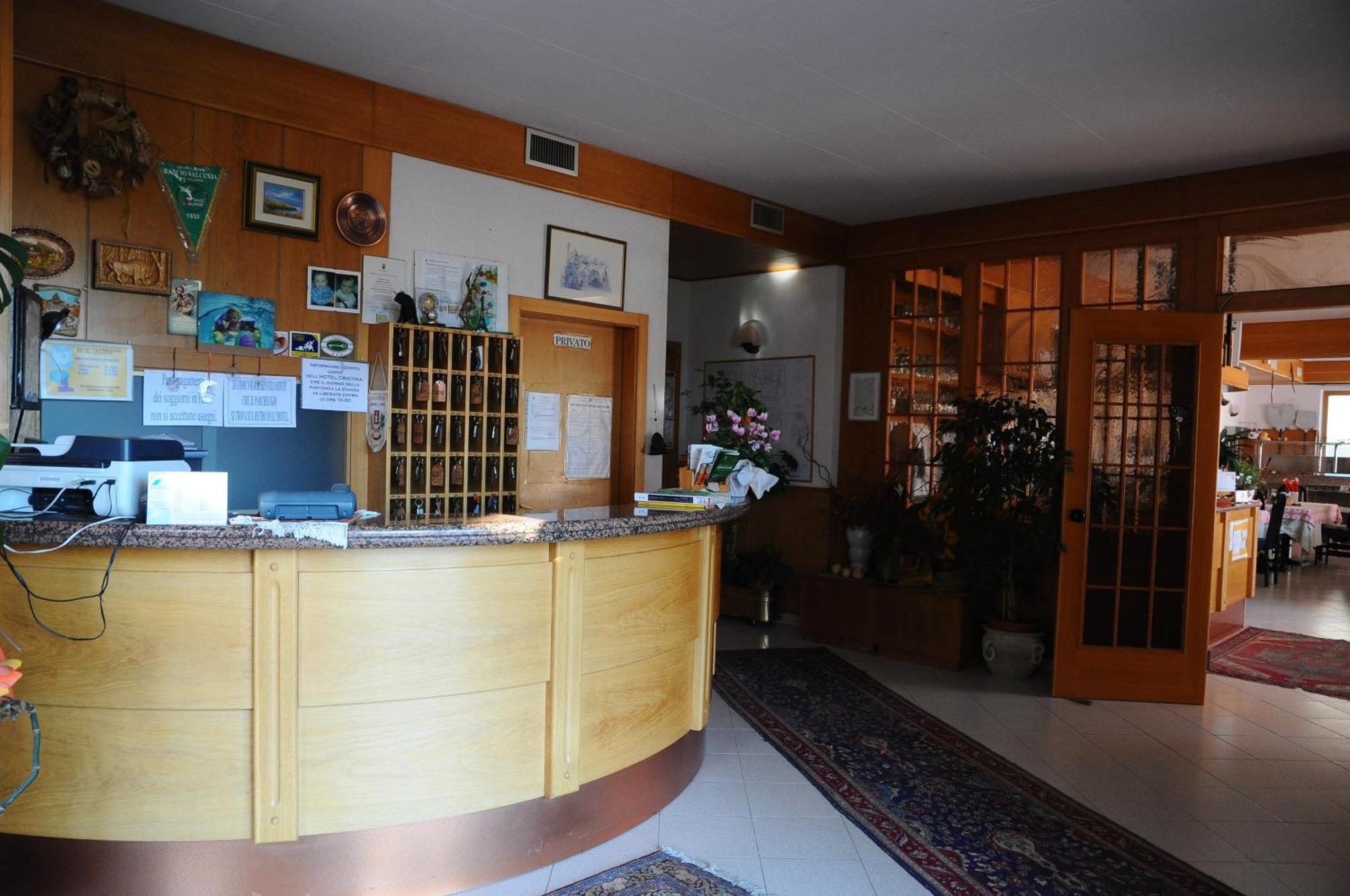 Hotel Cristina テンノ エクステリア 写真